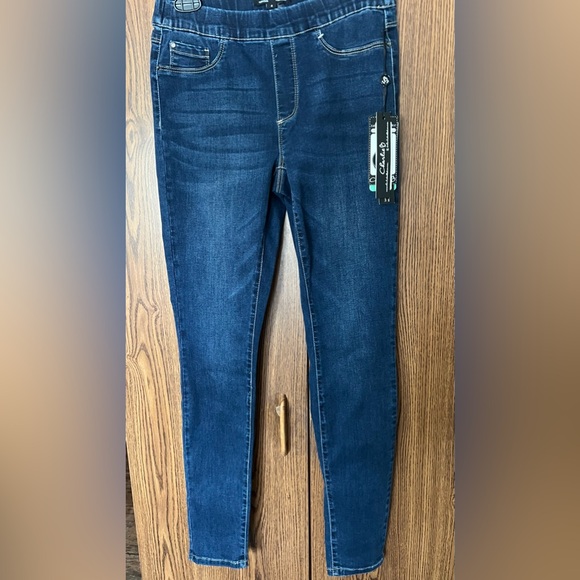 Pull on Charlie B jeans NWT women’s size 4 - Picture 4 of 5